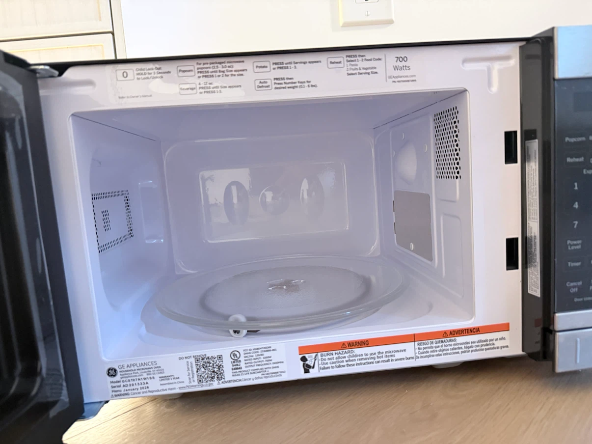 GE Microwave - photo 3