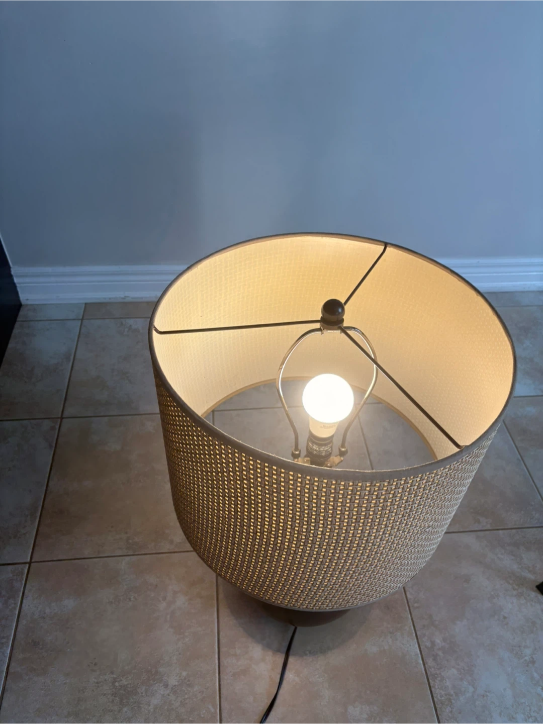 Table Lamp with Woven Shade - photo 2