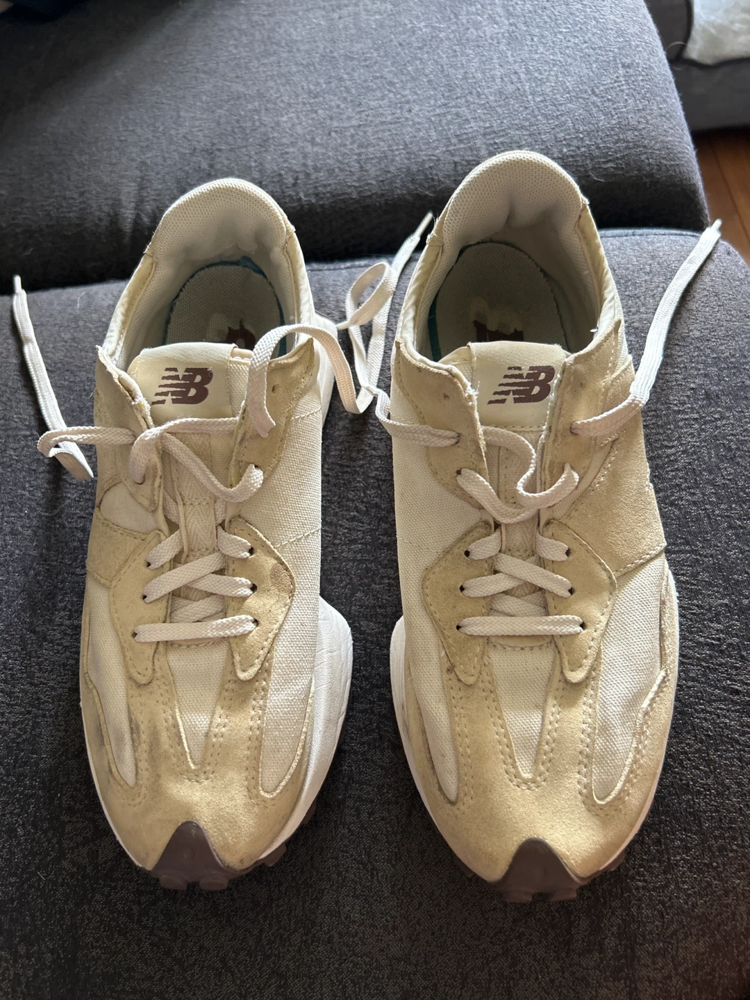 New Balance 327 Sneakers size 7.5