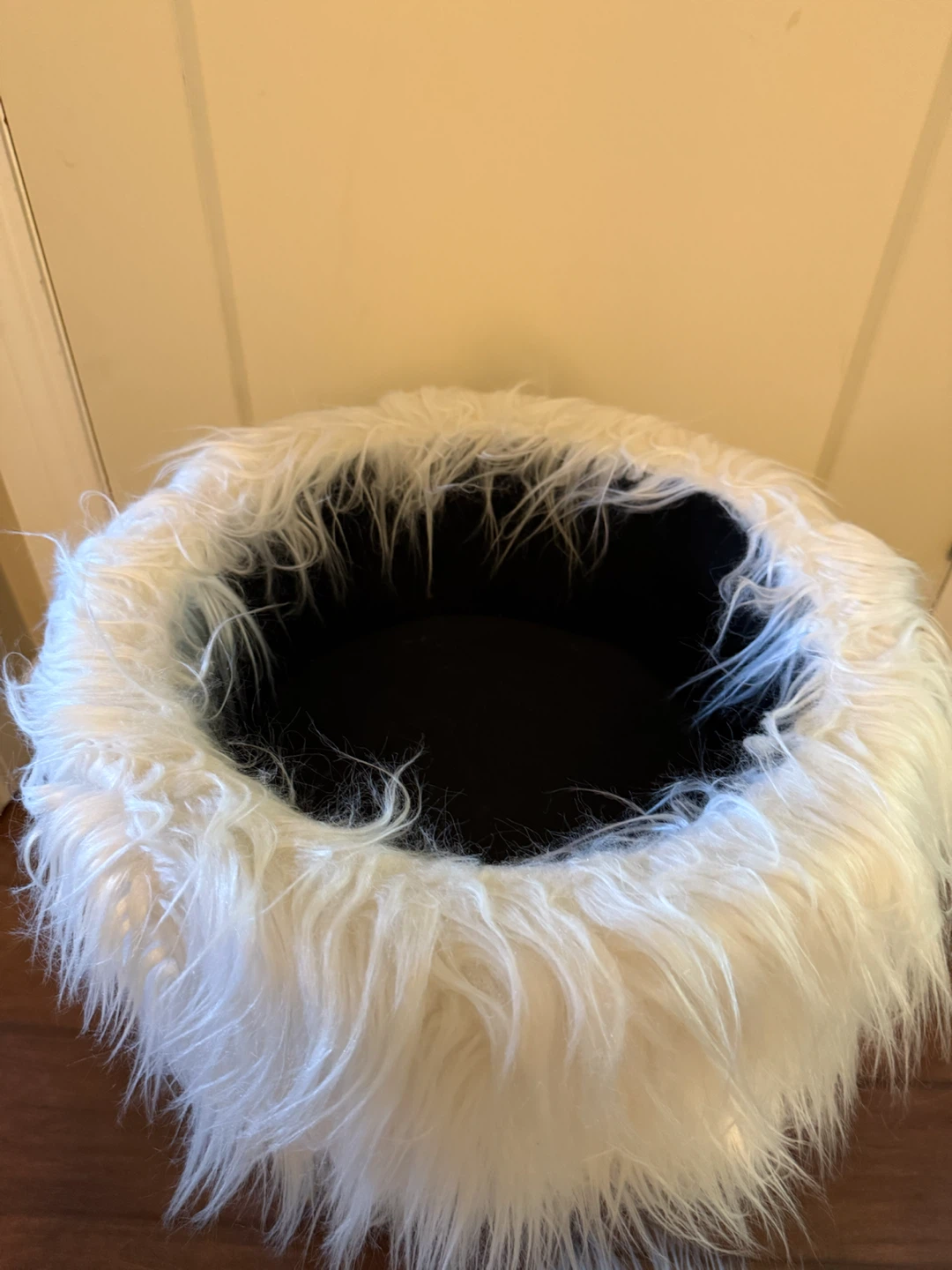White Faux Fur Pouf Ottoman with Gold Legs - photo 3