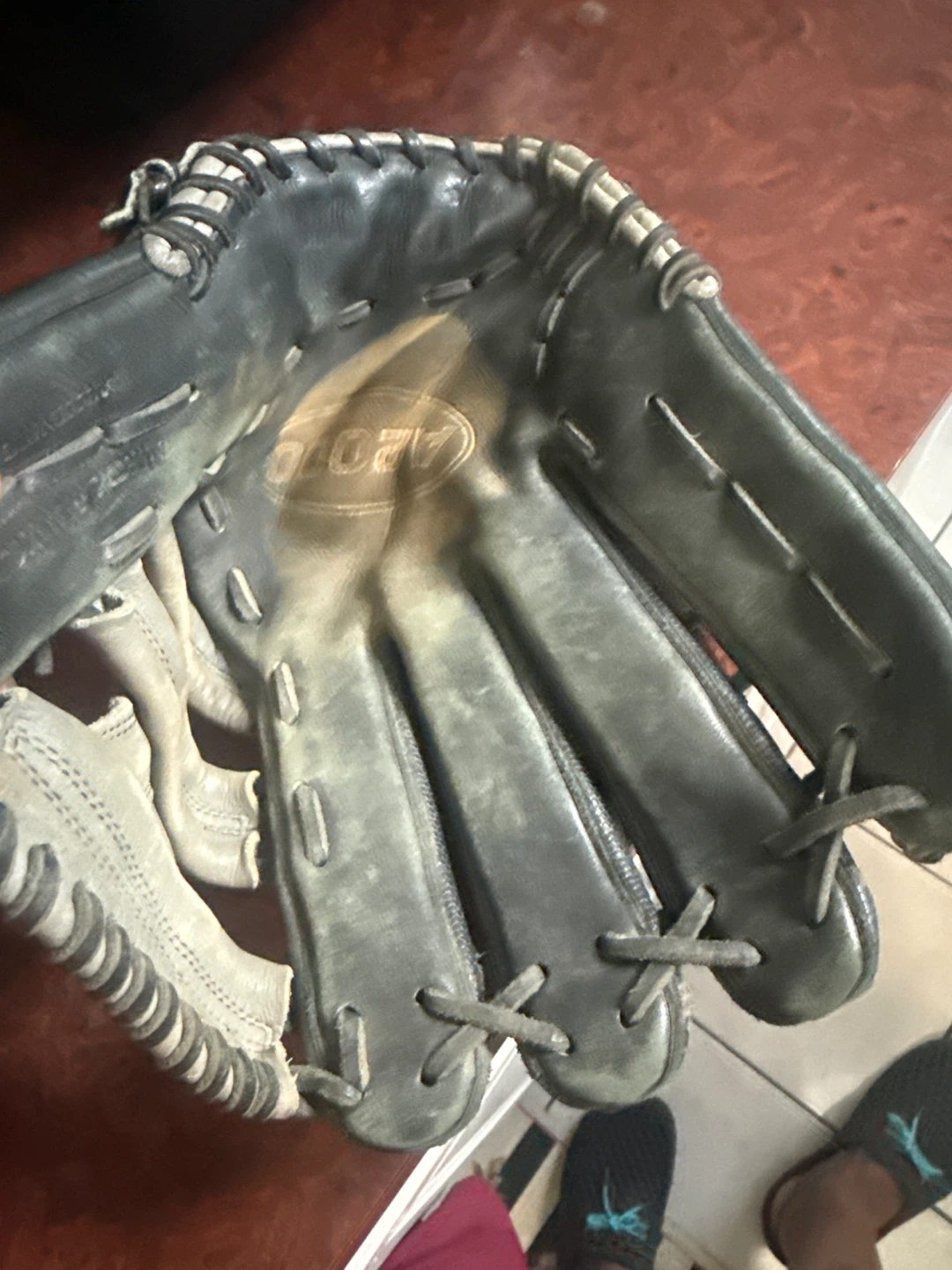 Wilson A2000 Baseball Glove right hand - photo 4