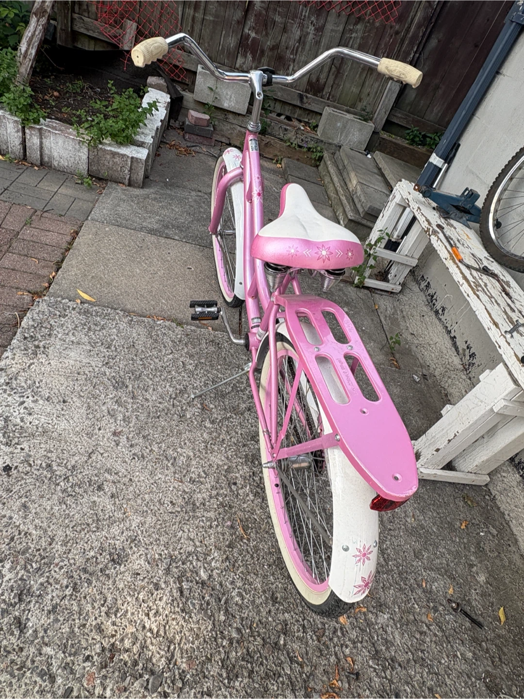 Schwinn 24" G Destiny Pink Cruiser Bike / only cash / - photo 5