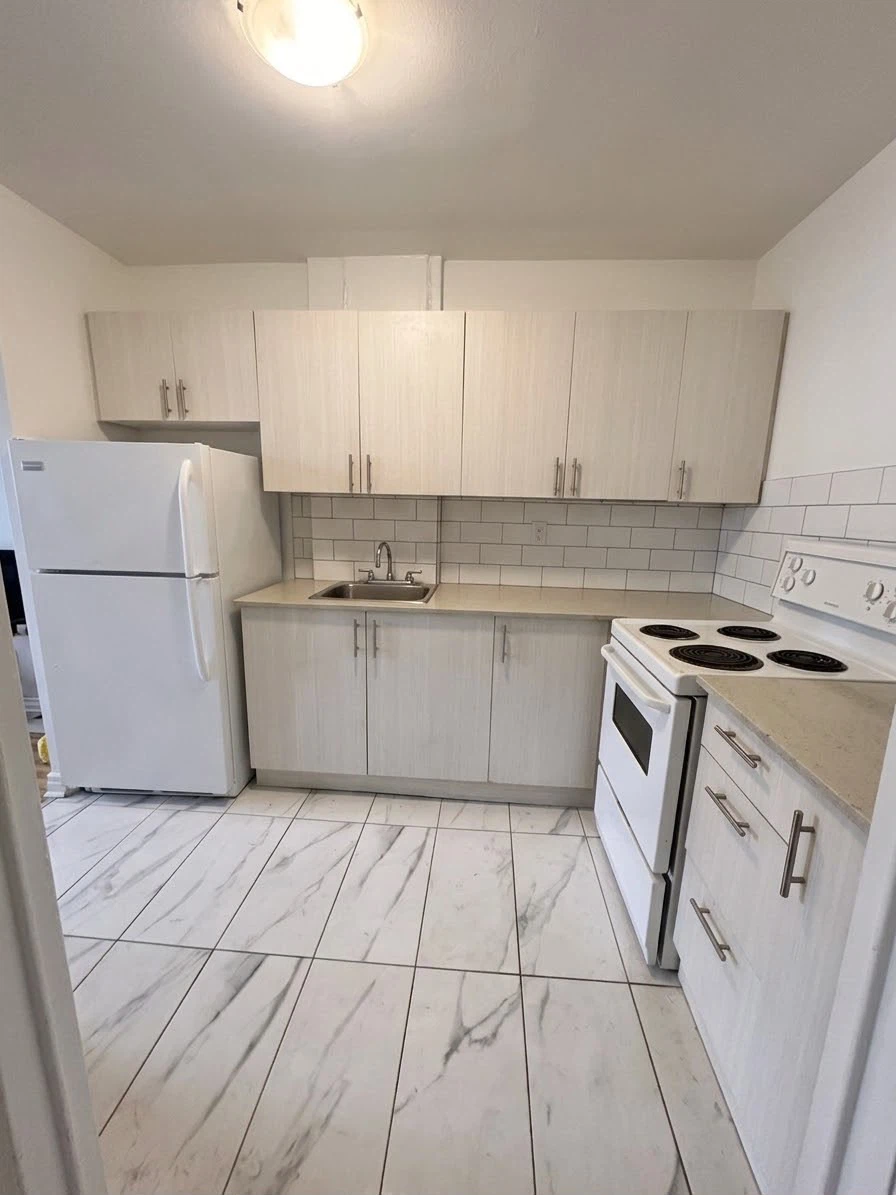 Room for Rent – Available September 1st - photo 3