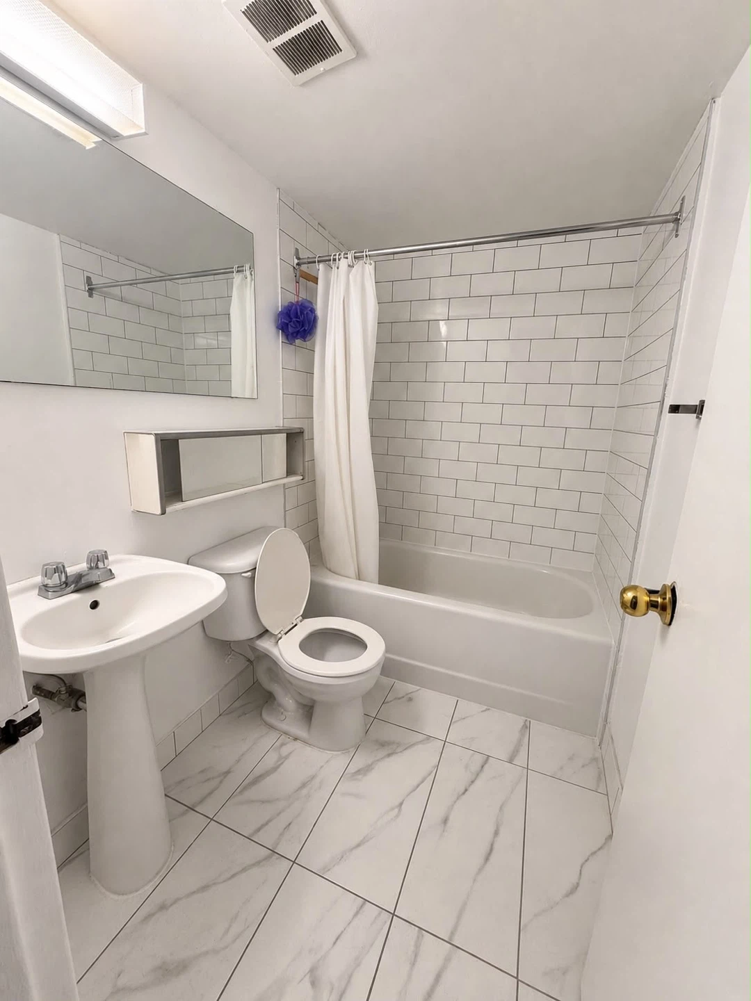Room for Rent – Available September 1st - photo 4