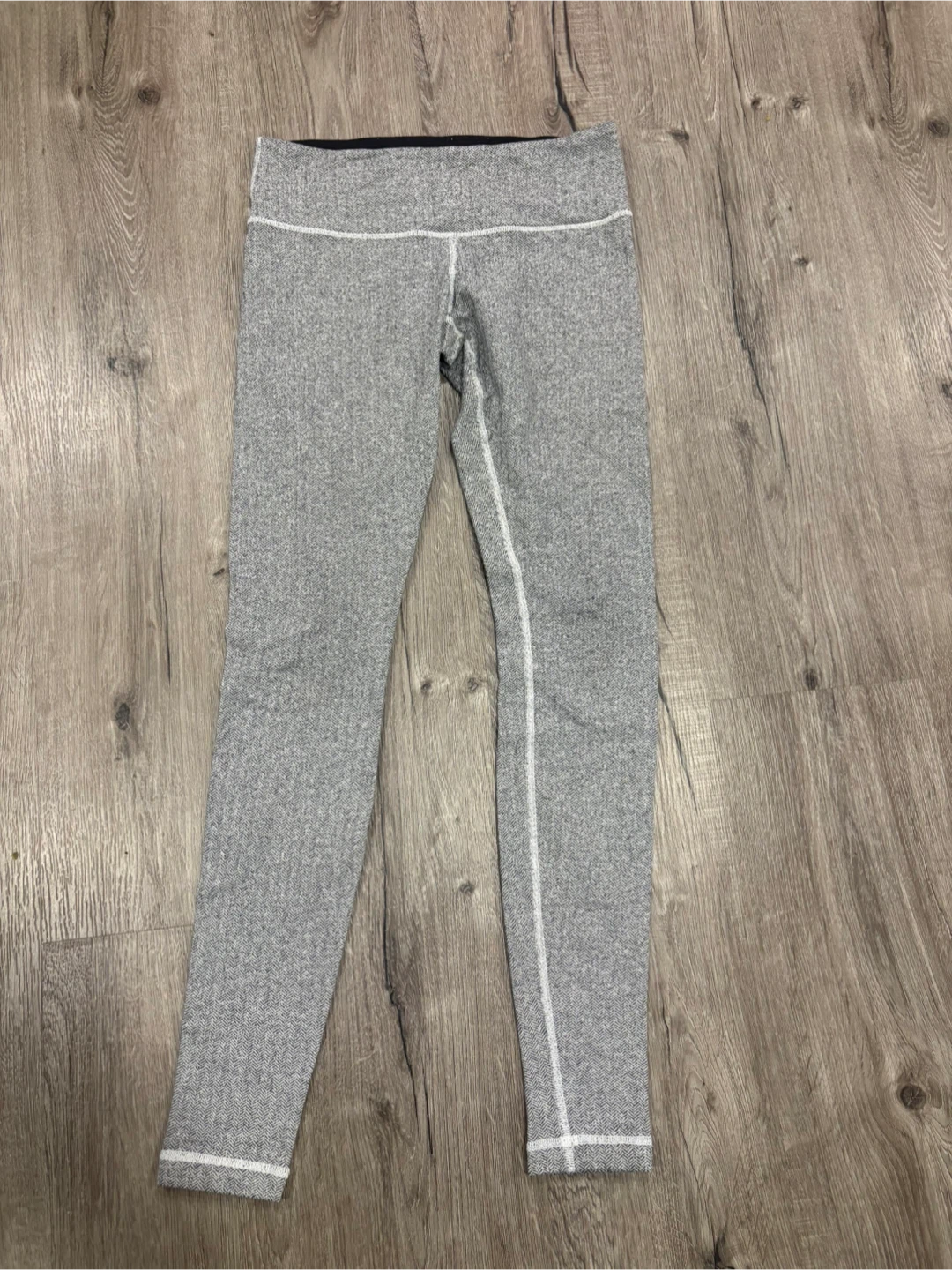 Lululemon Grey Herringbone Leggings Size 6