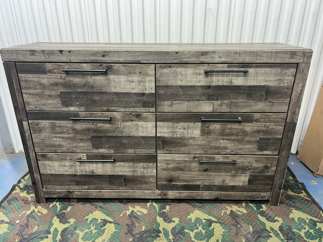 ASHLEY FURNITURE 6 DRAWER DRESSER