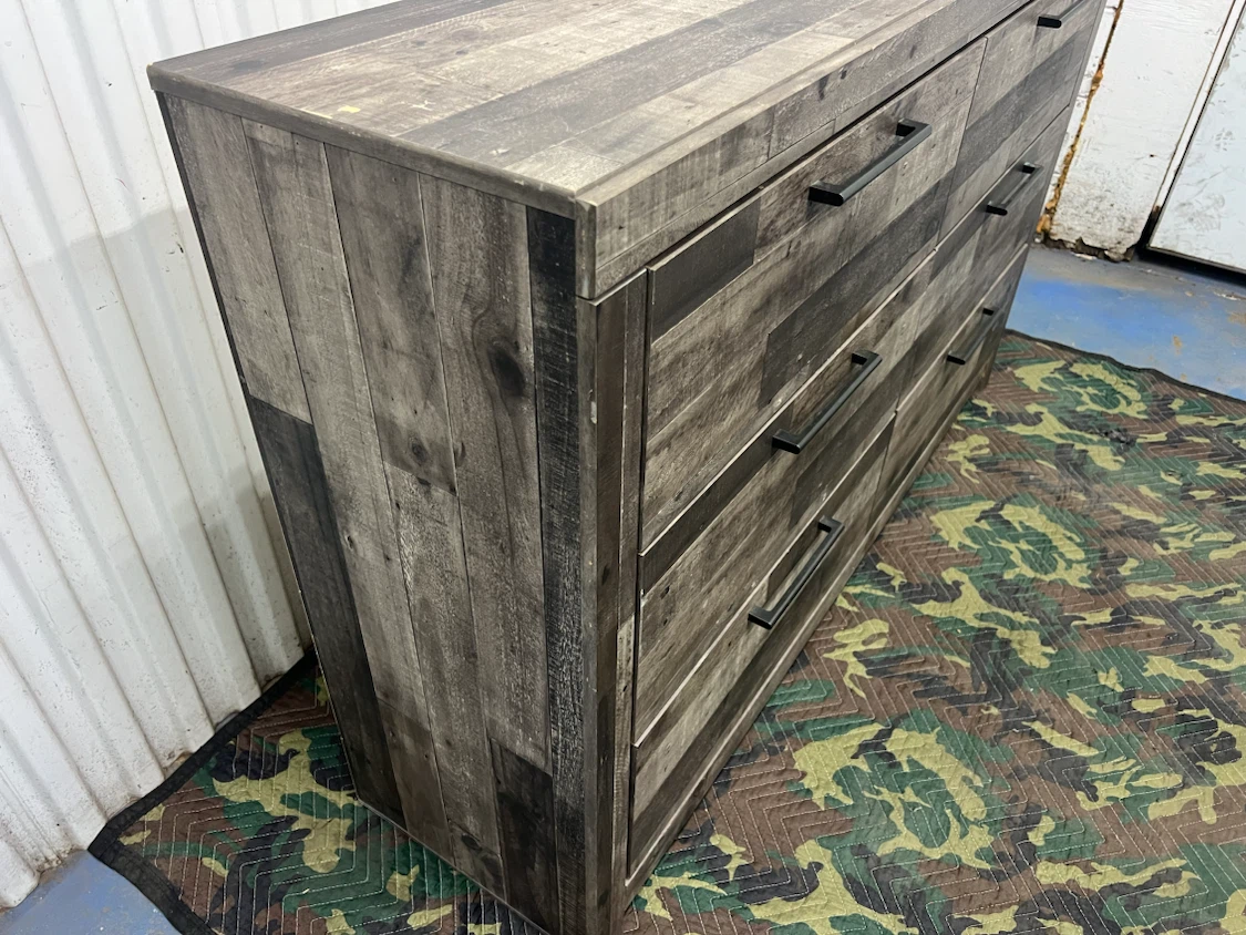 ASHLEY FURNITURE 6 DRAWER DRESSER - photo 4