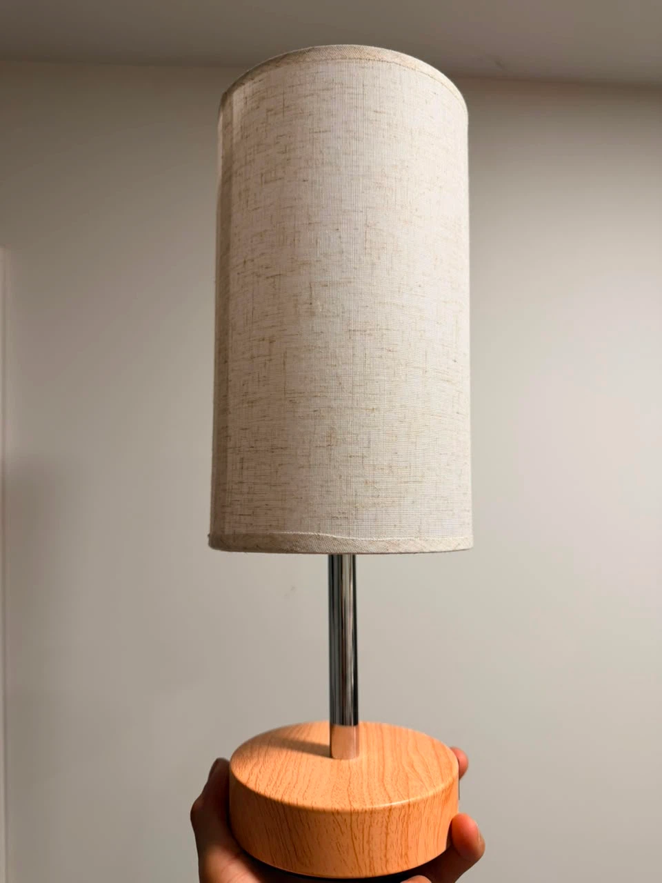 Table Lamp with USB Ports - photo 2