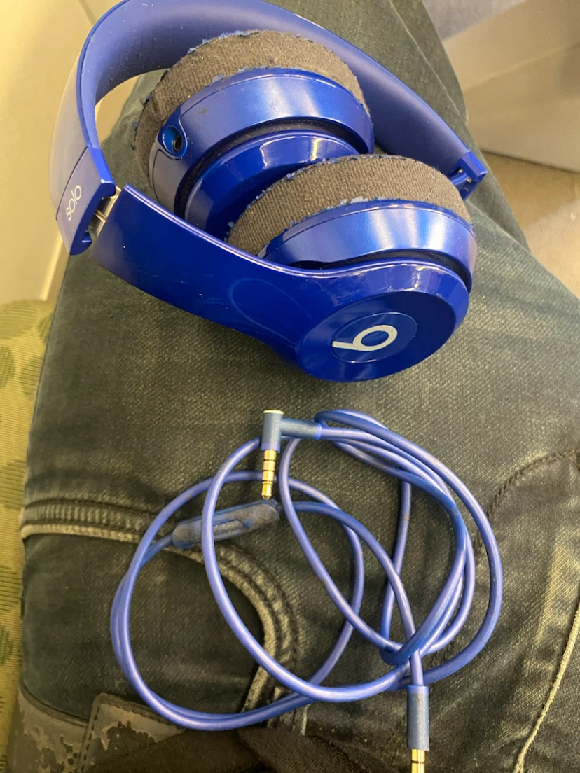 Beats Solo 2 Headphones only left side works - photo 2
