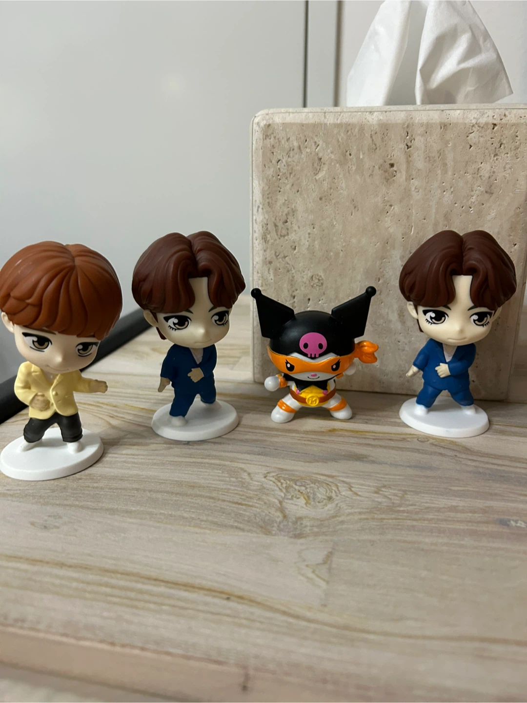 Chibi Figures - 3 K-Pop Idols & 2 Kuromi - photo 3