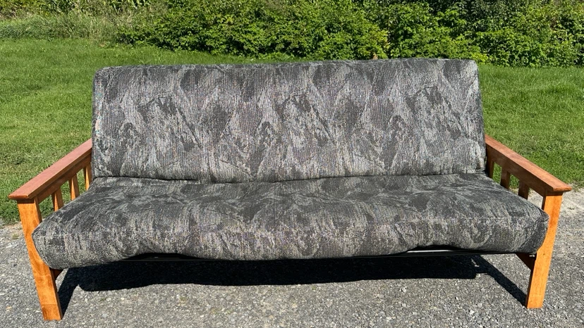 Beautiful Full Size Futon Sofa Bed (CAN DELIVER)