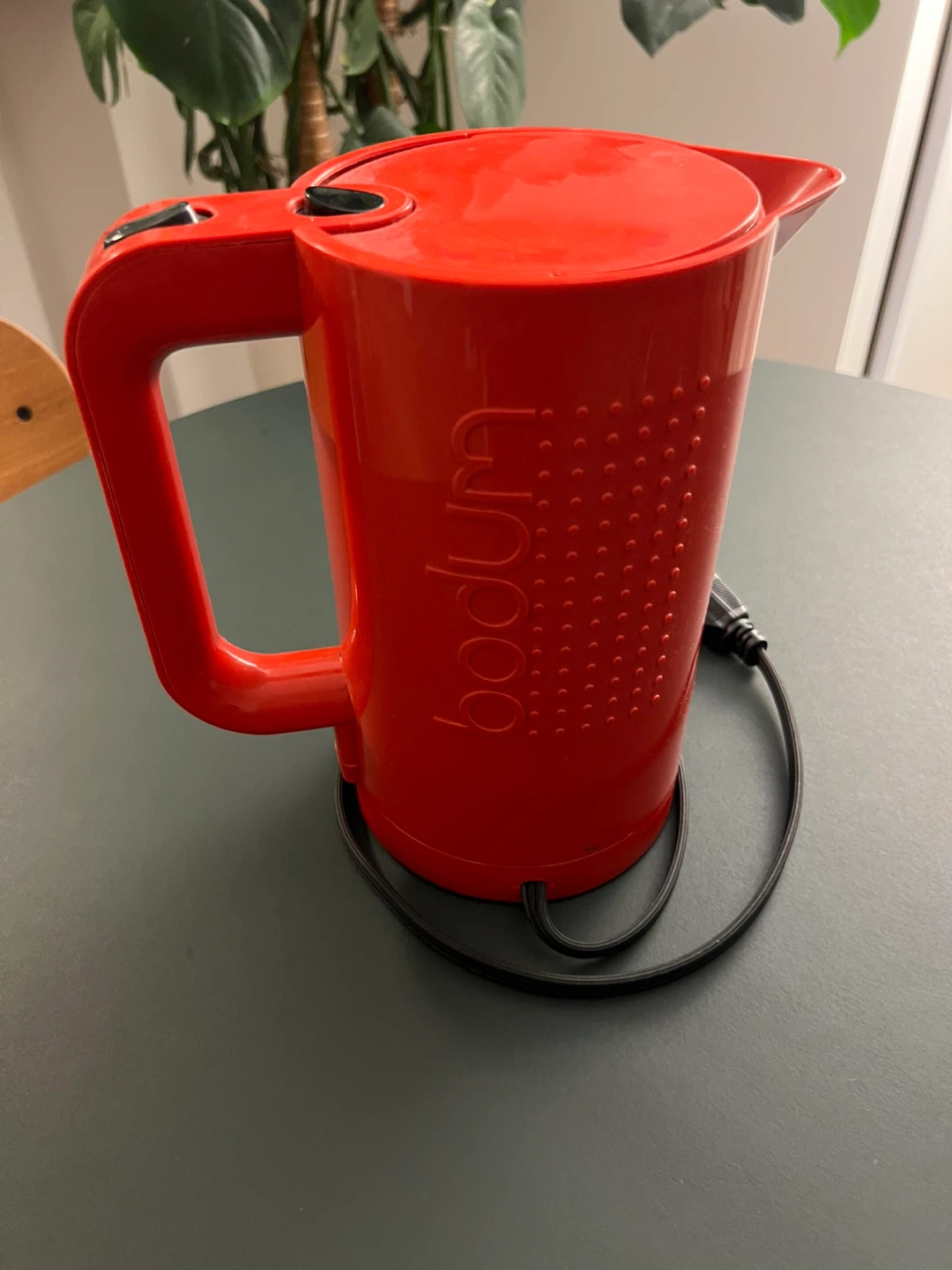 Bodum Red Electric water Kettle