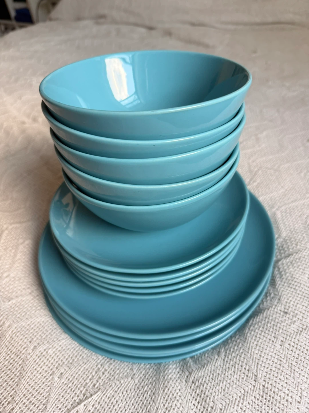 Turquoise Dinnerware 16 Piece Set with Plates and Bowls