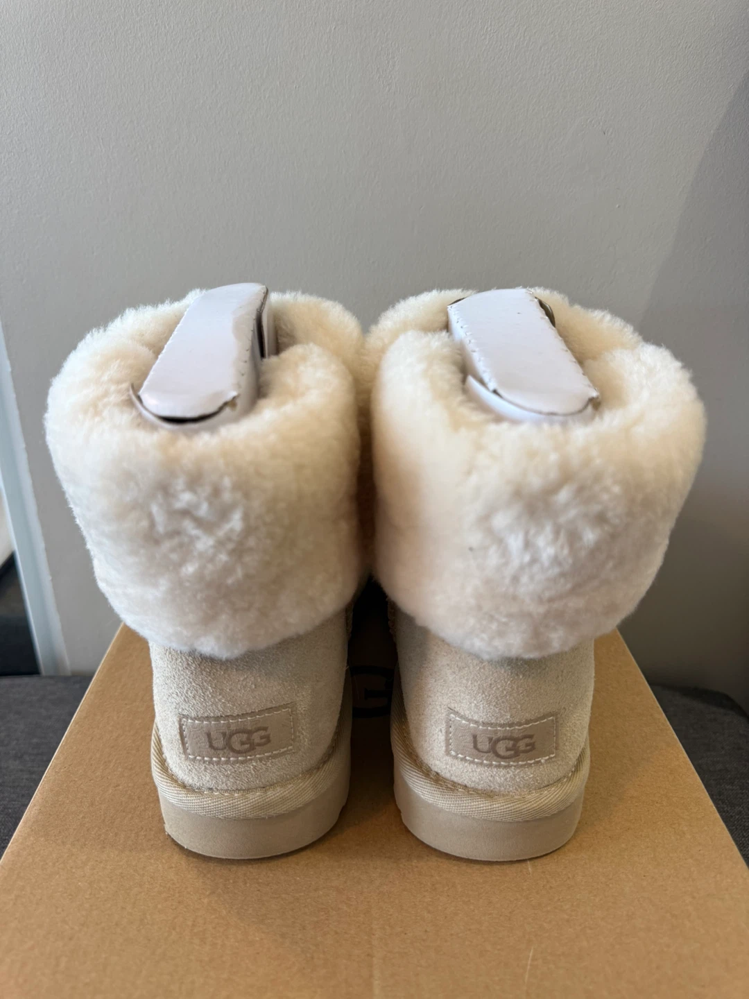 UGG Saniya Shearling Mini - Sawdust - photo 2