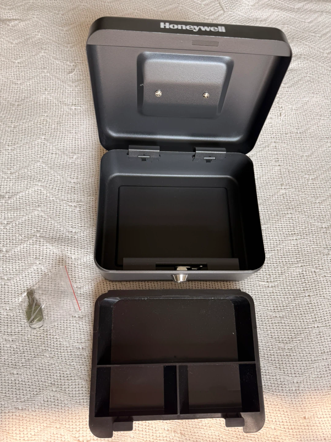 Honeywell Black Cash Box with Tray and Keys - photo 4