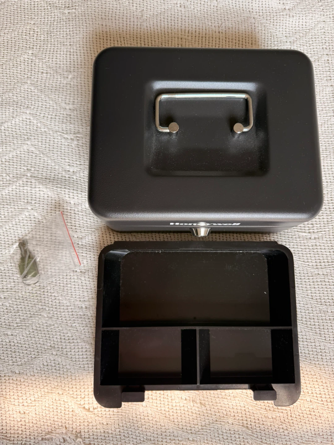 Honeywell Black Cash Box with Tray and Keys - photo 5