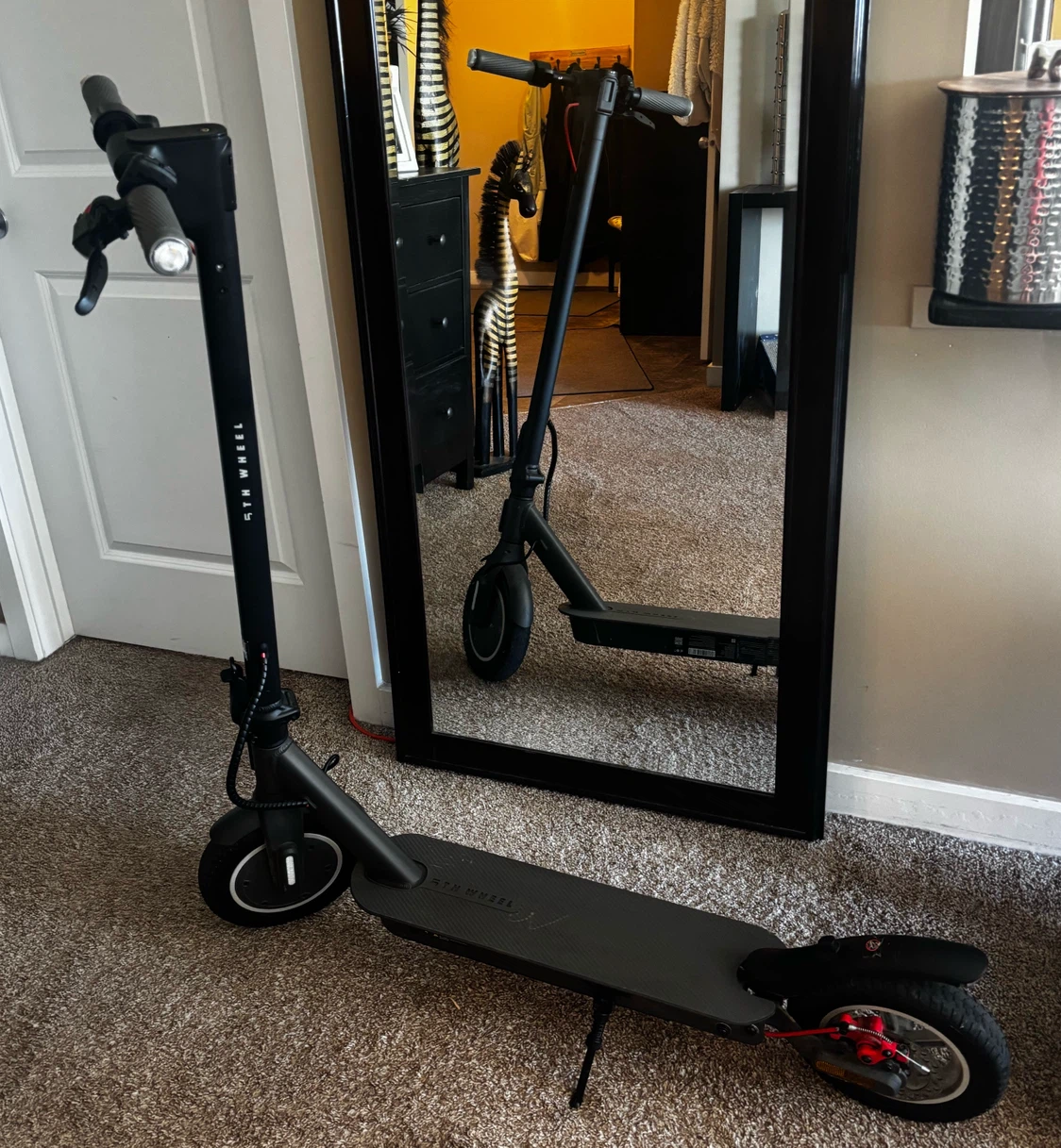 5TH WHEEL Electric Scooter - photo 3