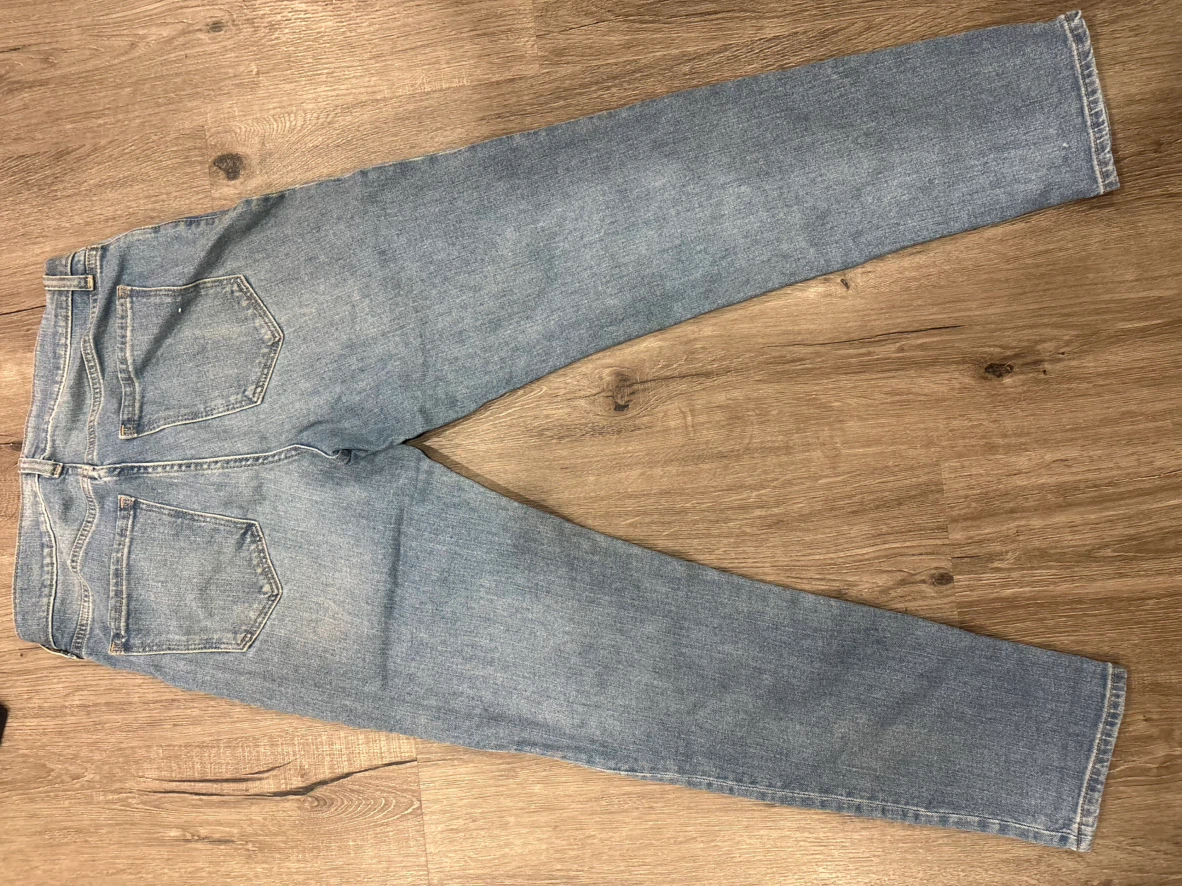 Old Navy Boyfriend Mid-Rise Jeans - photo 3