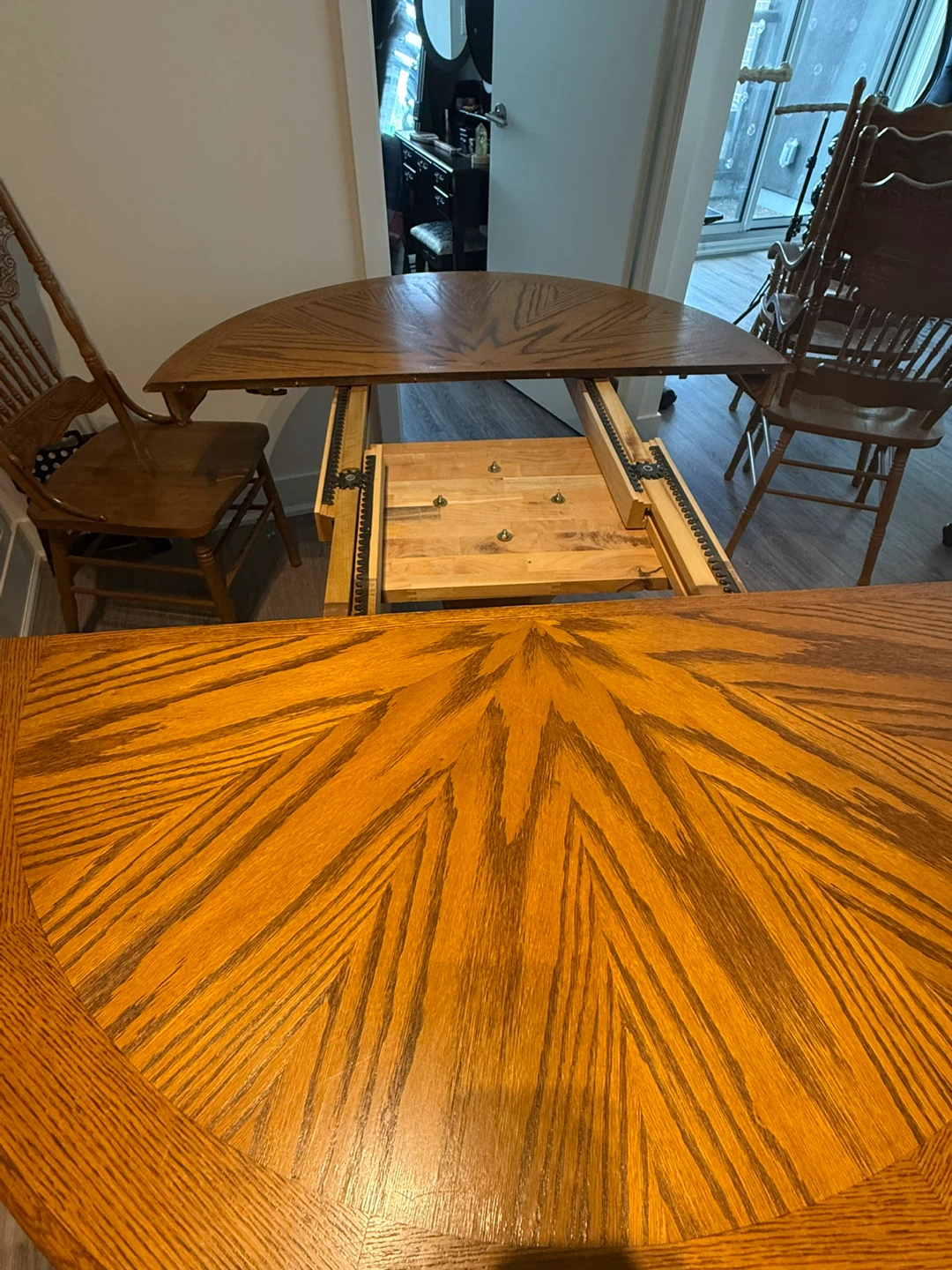 Beautiful Solid Oak Table with chairs and Leaf Extension - photo 3