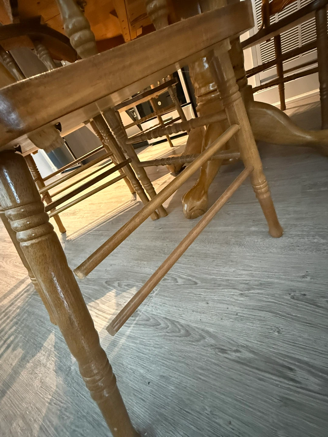Beautiful Solid Oak Table with chairs and Leaf Extension - photo 5