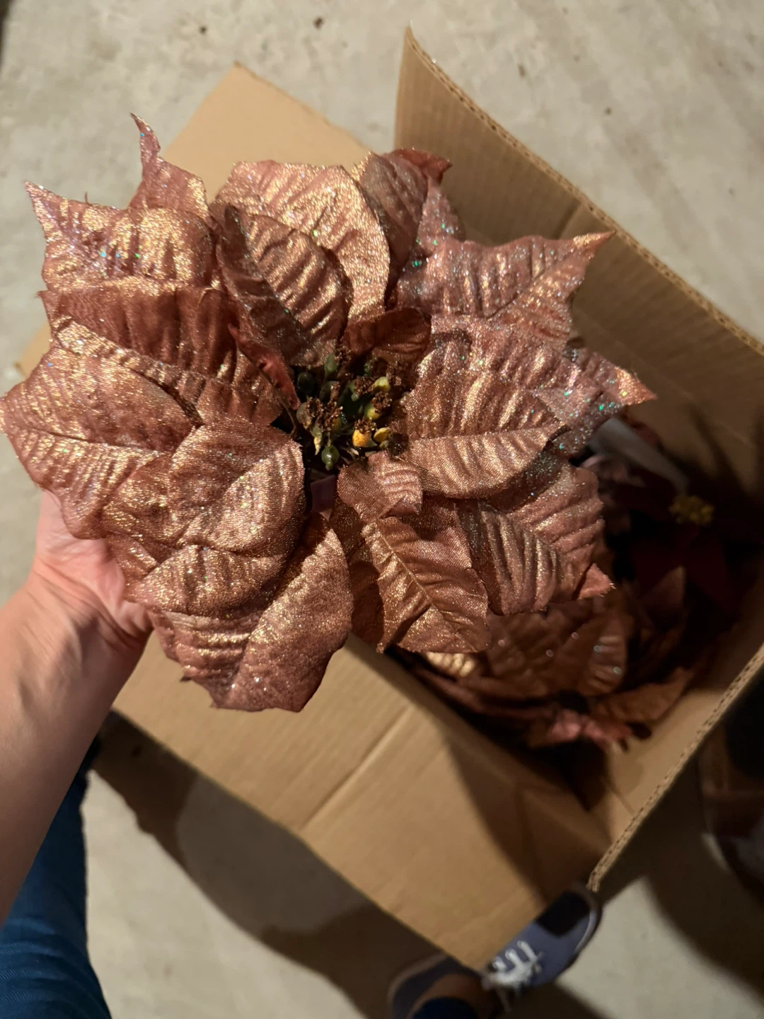 Large Artificial Poinsettia Flowers 12pc - photo 2
