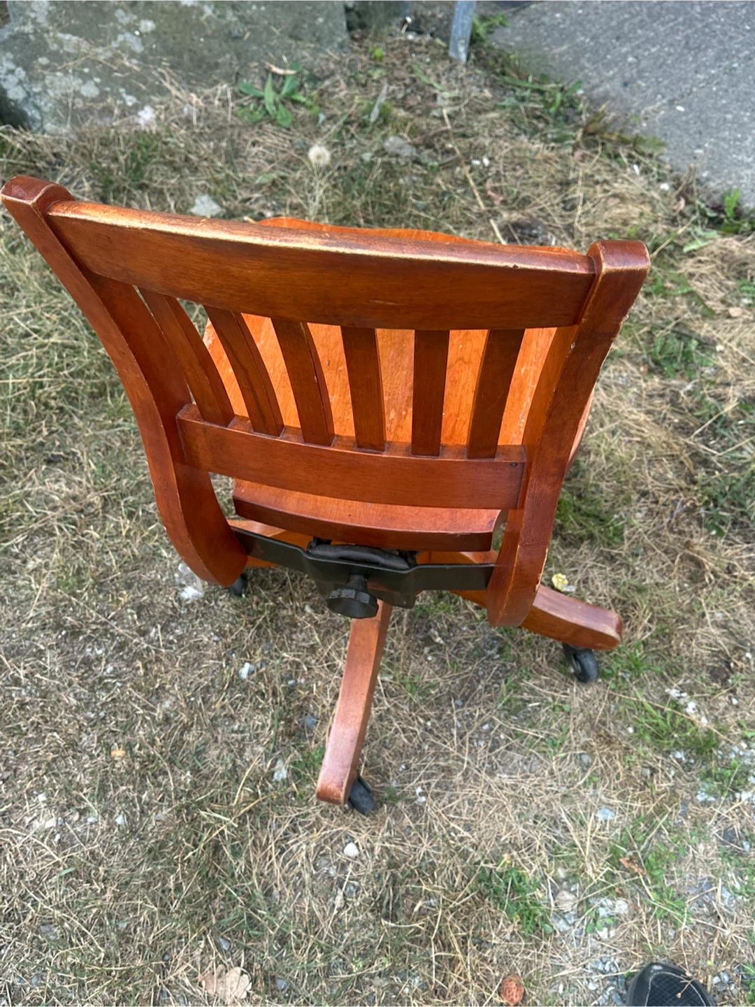 1930s Oak Swivel Banker Chair - Guelph Gilson - photo 3