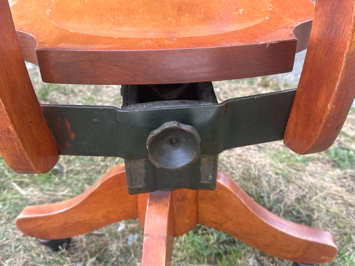 1930s Oak Swivel Banker Chair - Guelph Gilson - photo 4