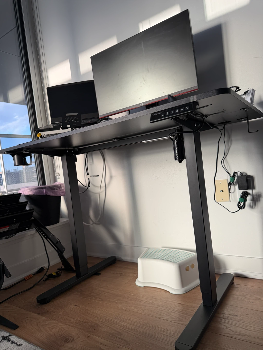 MotionGrey Ergo2 Adjustable Standing Desk (Black) - photo 2