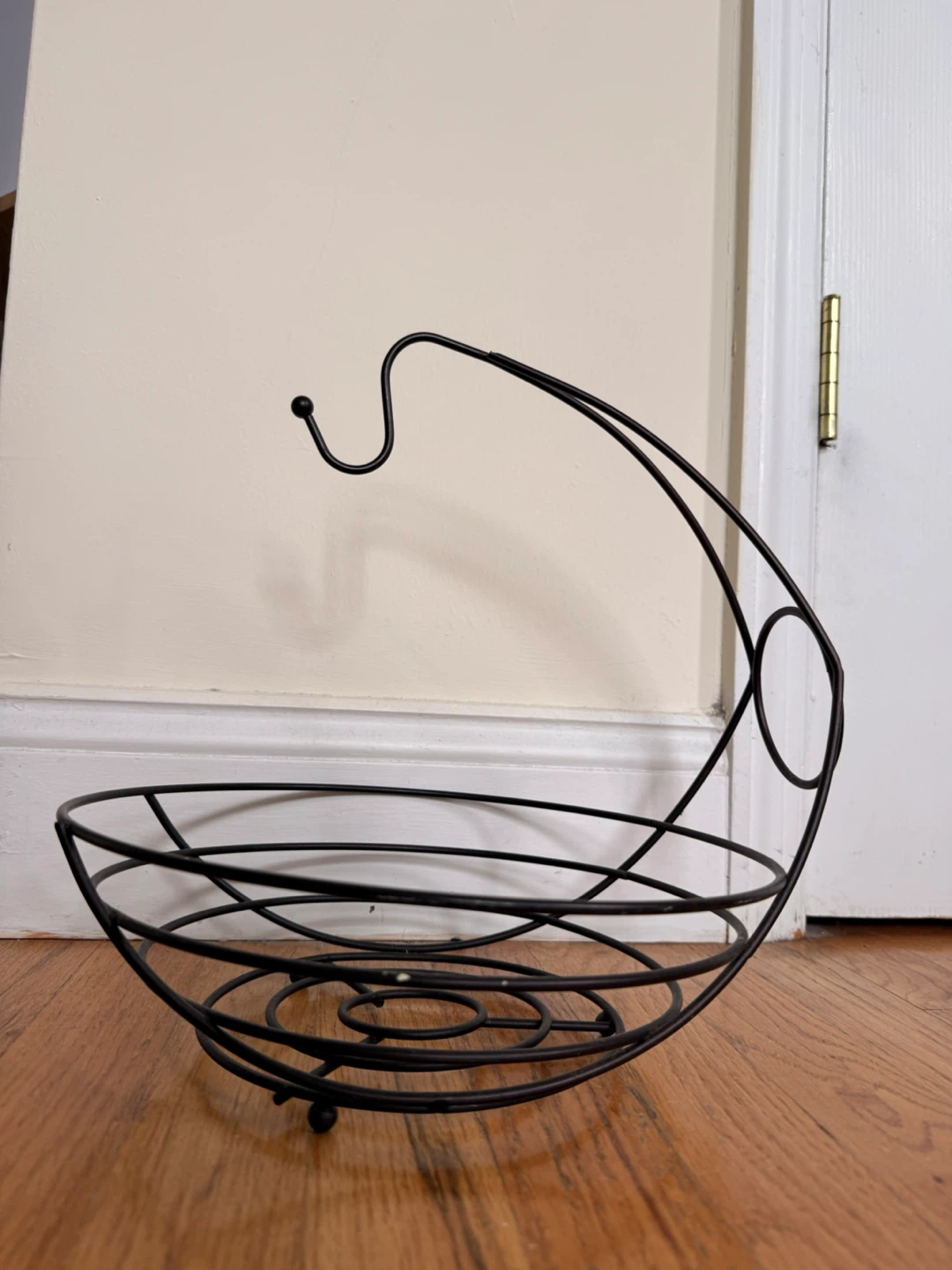 Black Wire Fruit Basket with Banana Hanger