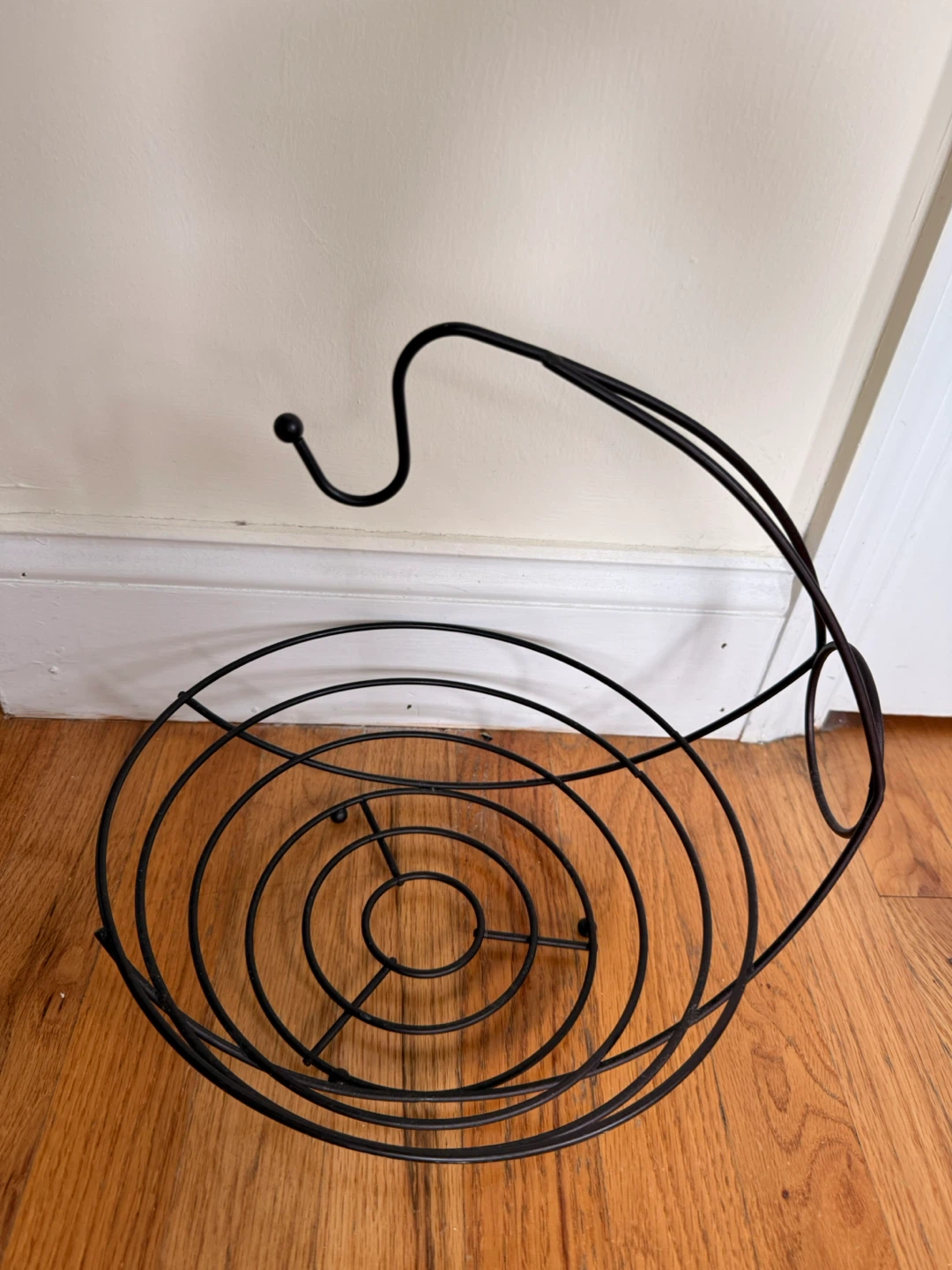 Black Wire Fruit Basket with Banana Hanger - photo 2