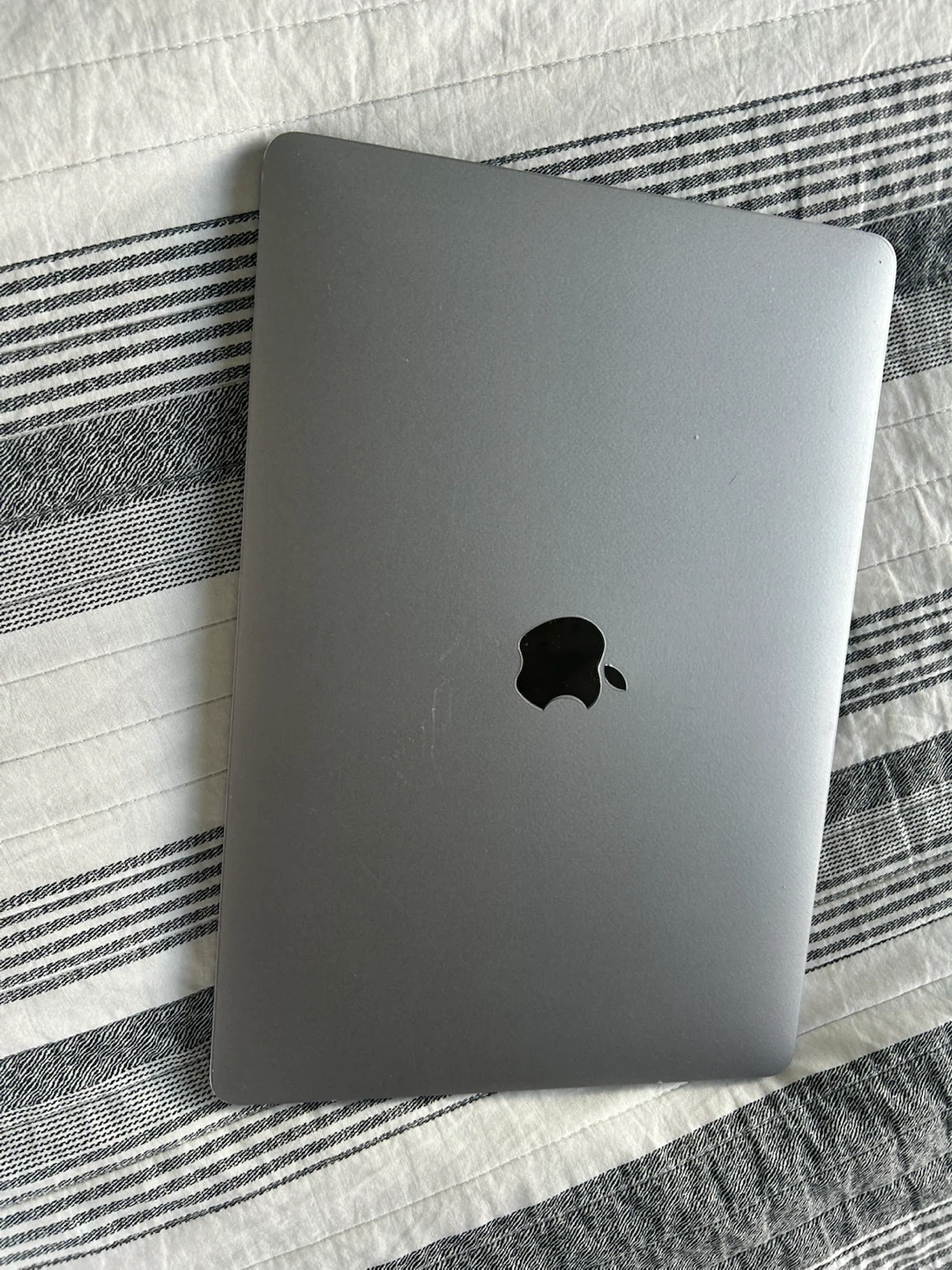 Apple MacBook Pro 13-inch 2019