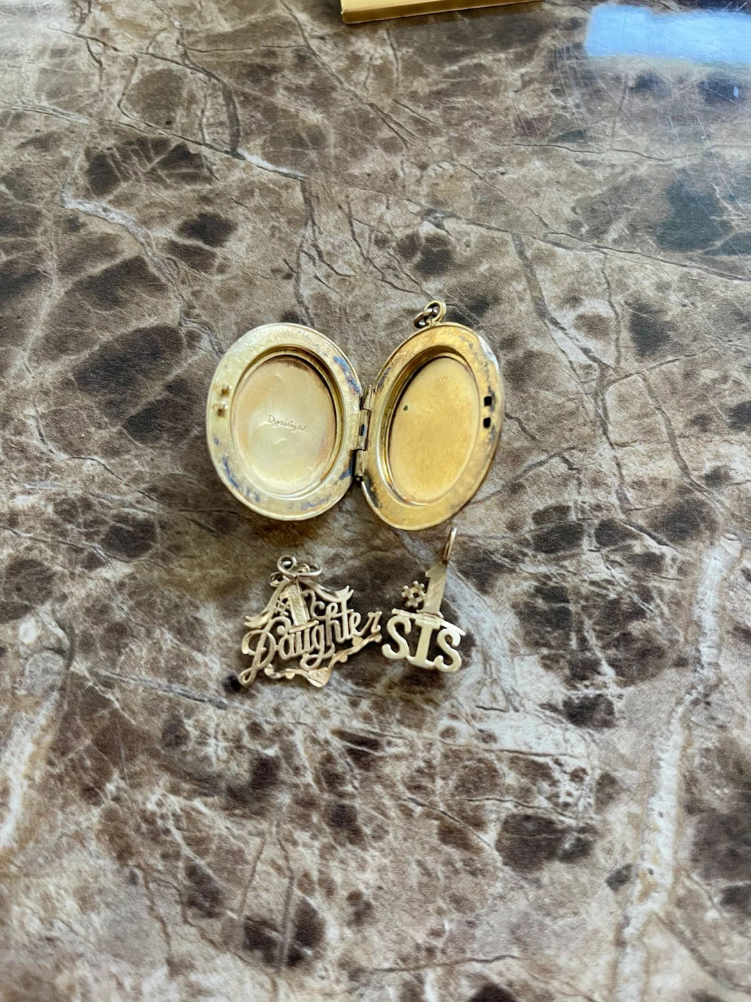 Vintage GOLD Tone Locket with Daughter and Sis Charms