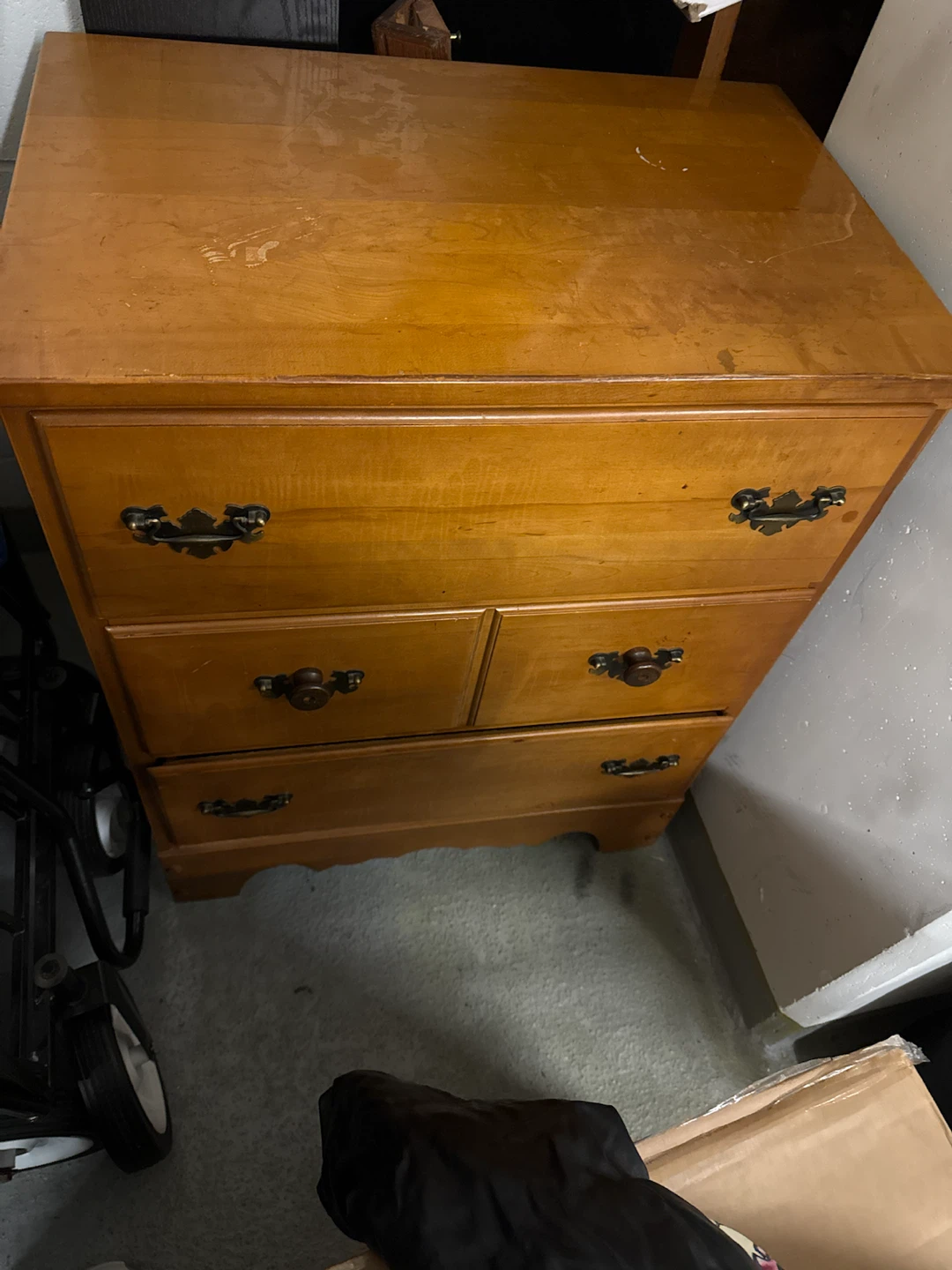 Wooden Dresser with 5 Drawers