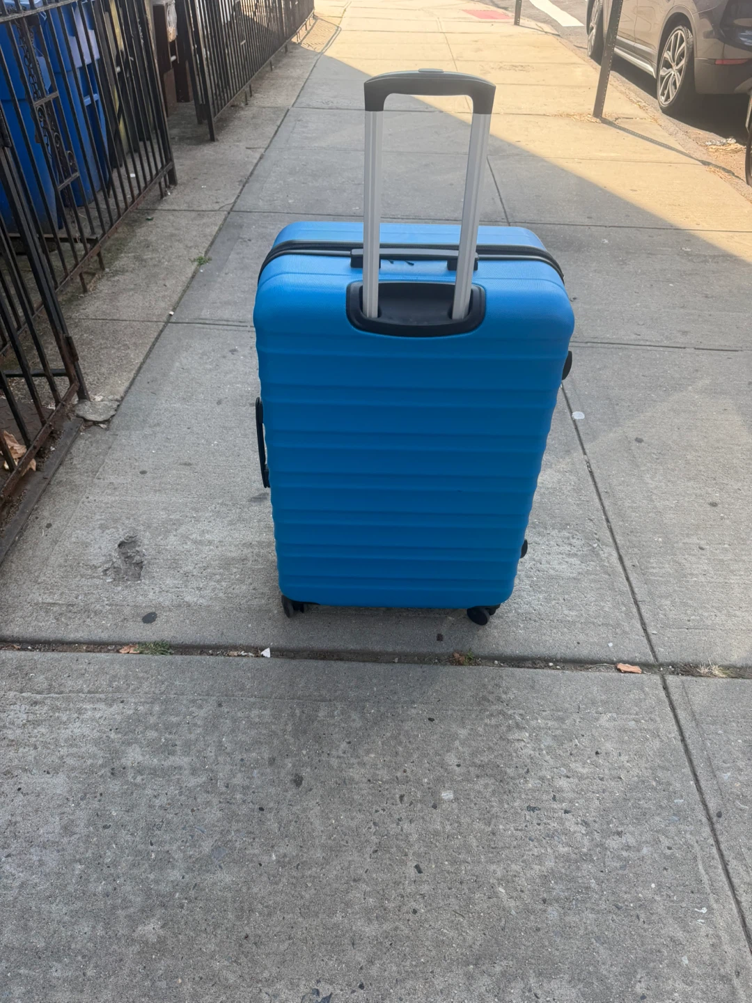 Amazon Basics Blue Hardside Spinner Suitcase - photo 2