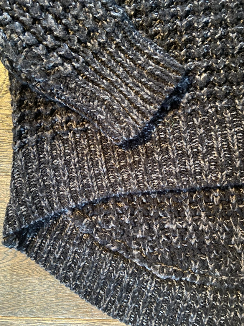LIKE NEW: Ardene V-Neck Knit Sweater XS - photo 2