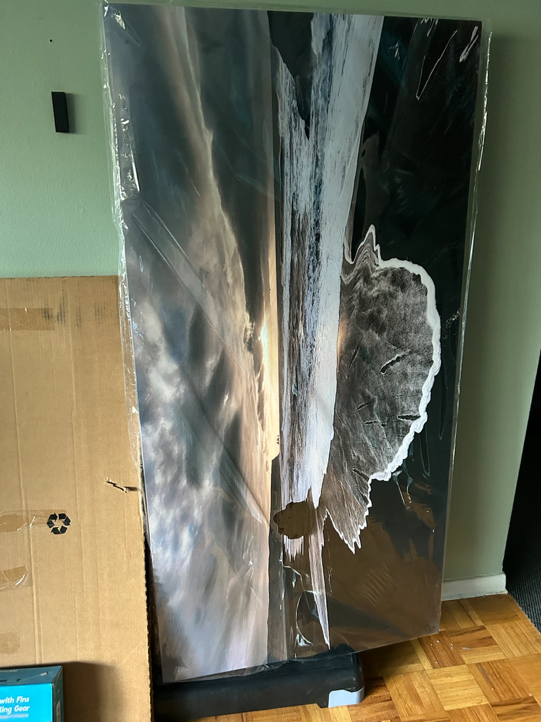 FREE: New! Large Wall Art/ULine Calendar Board/Snorkel Set - photo 4