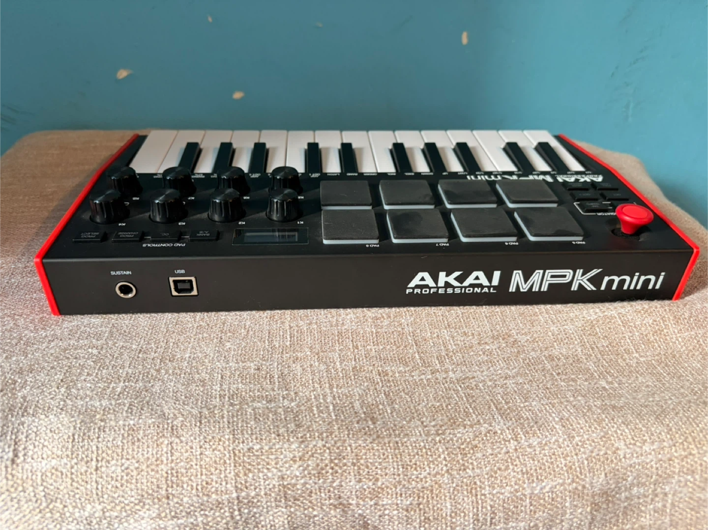 AKAI MPK Mini Professional MIDI Keyboard Controller - photo 2