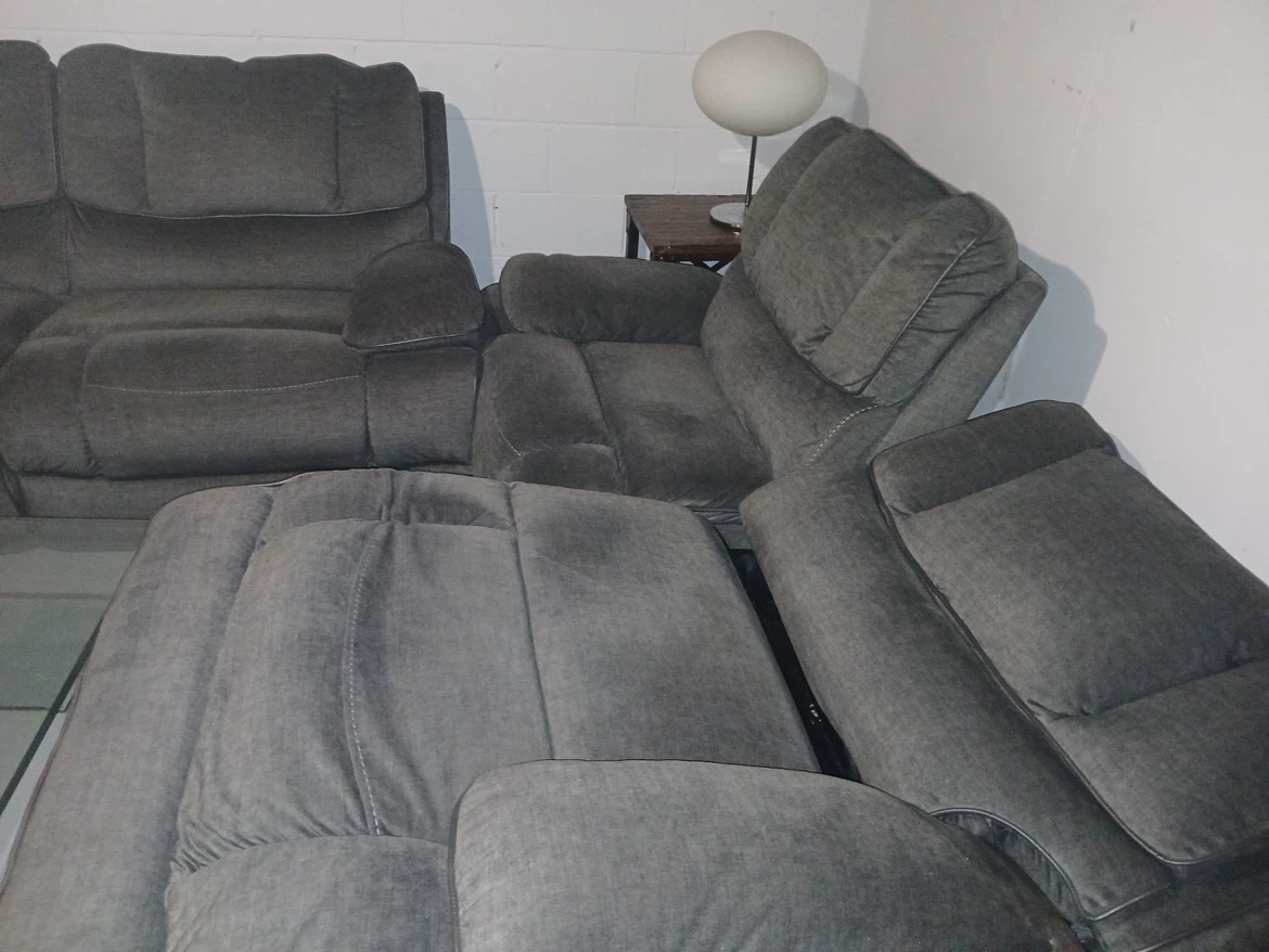 2 Electric Reclining Couches, Glass Table & Lamp For Sale - photo 5