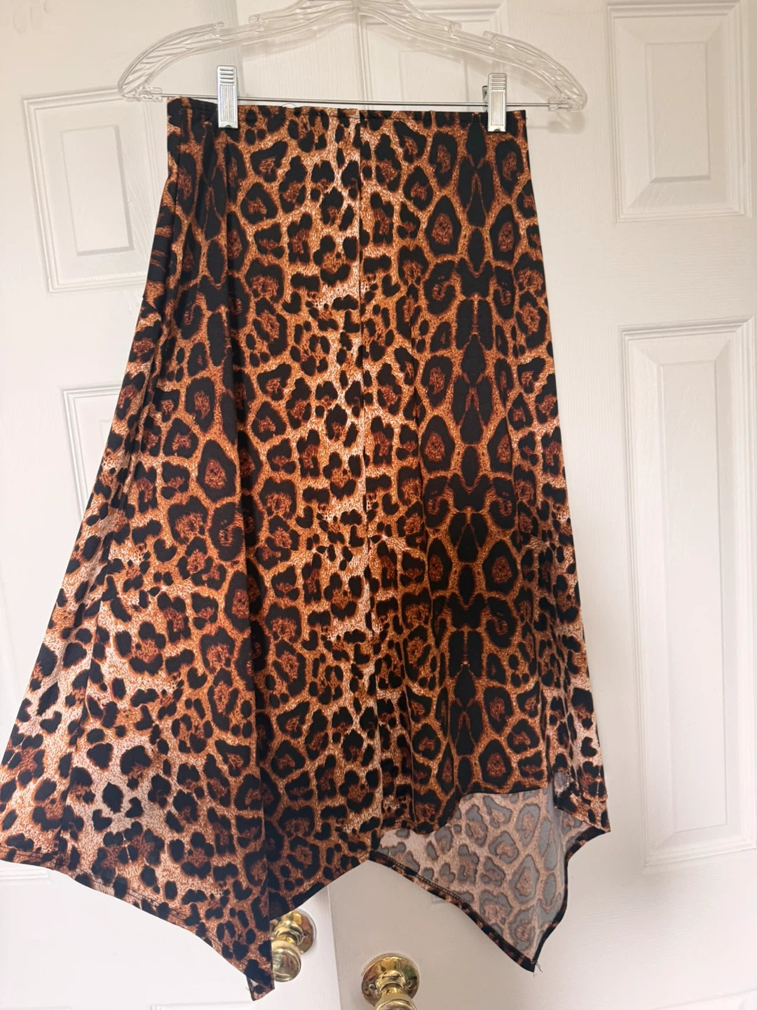 Leopard Print Asymmetrical Skirt. Size: S