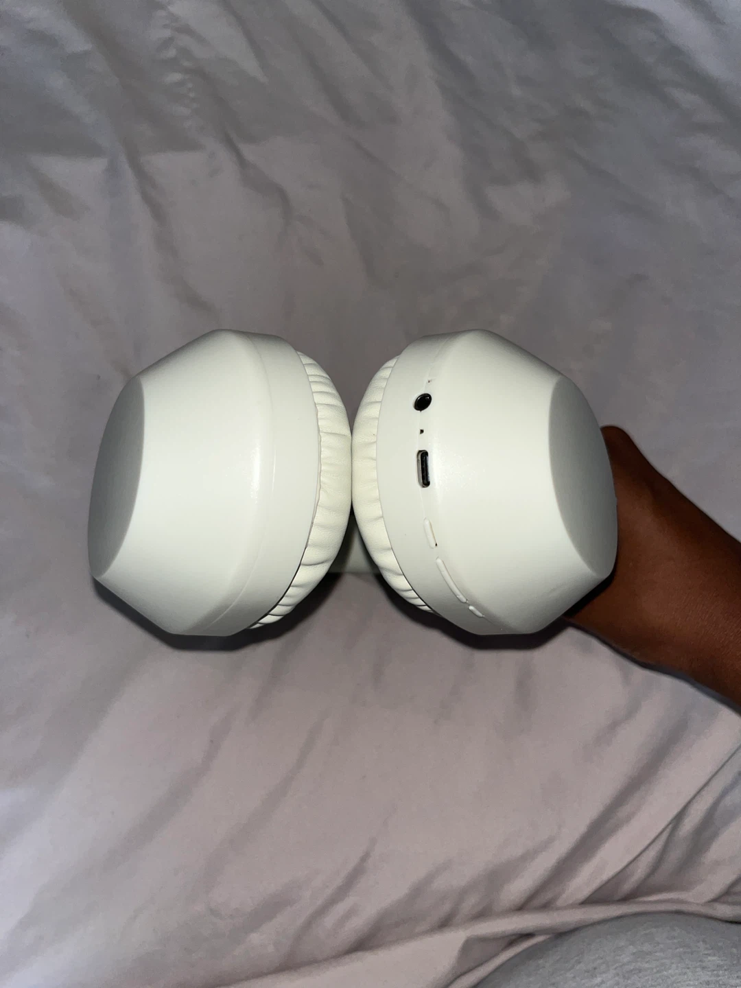 White Over-Ear Headphones - photo 2