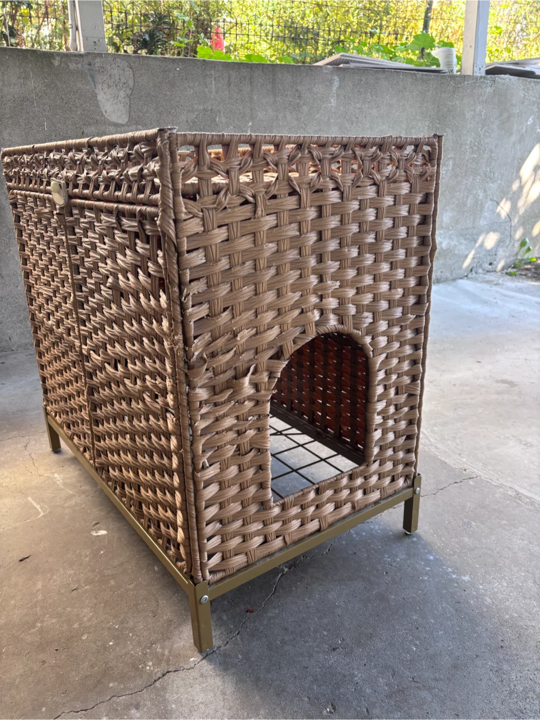 Cat litter box furniture