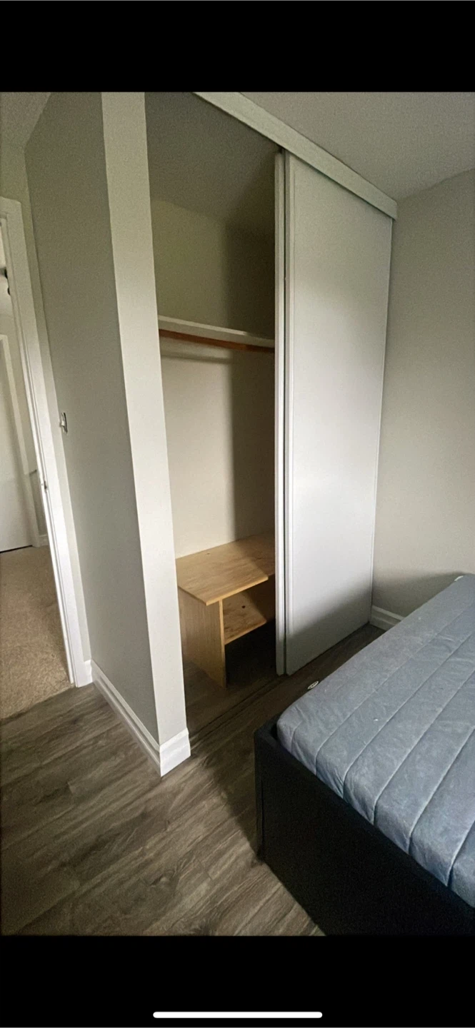 Room for Rent near UOIT - photo 4