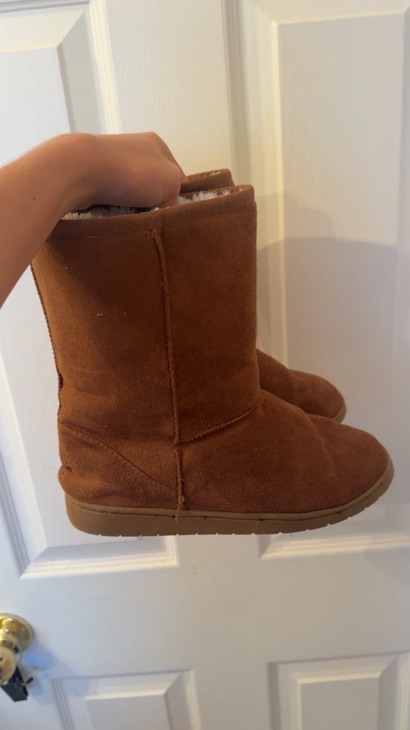 Dawgs Brown Ugg like Boots