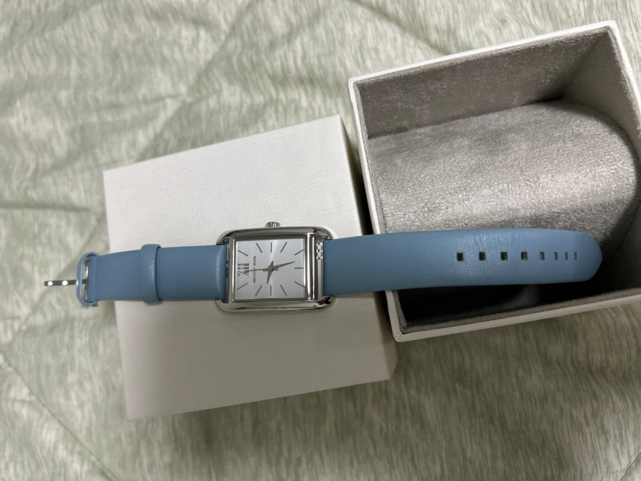 Michael Kors Watch with Blue Band - photo 3
