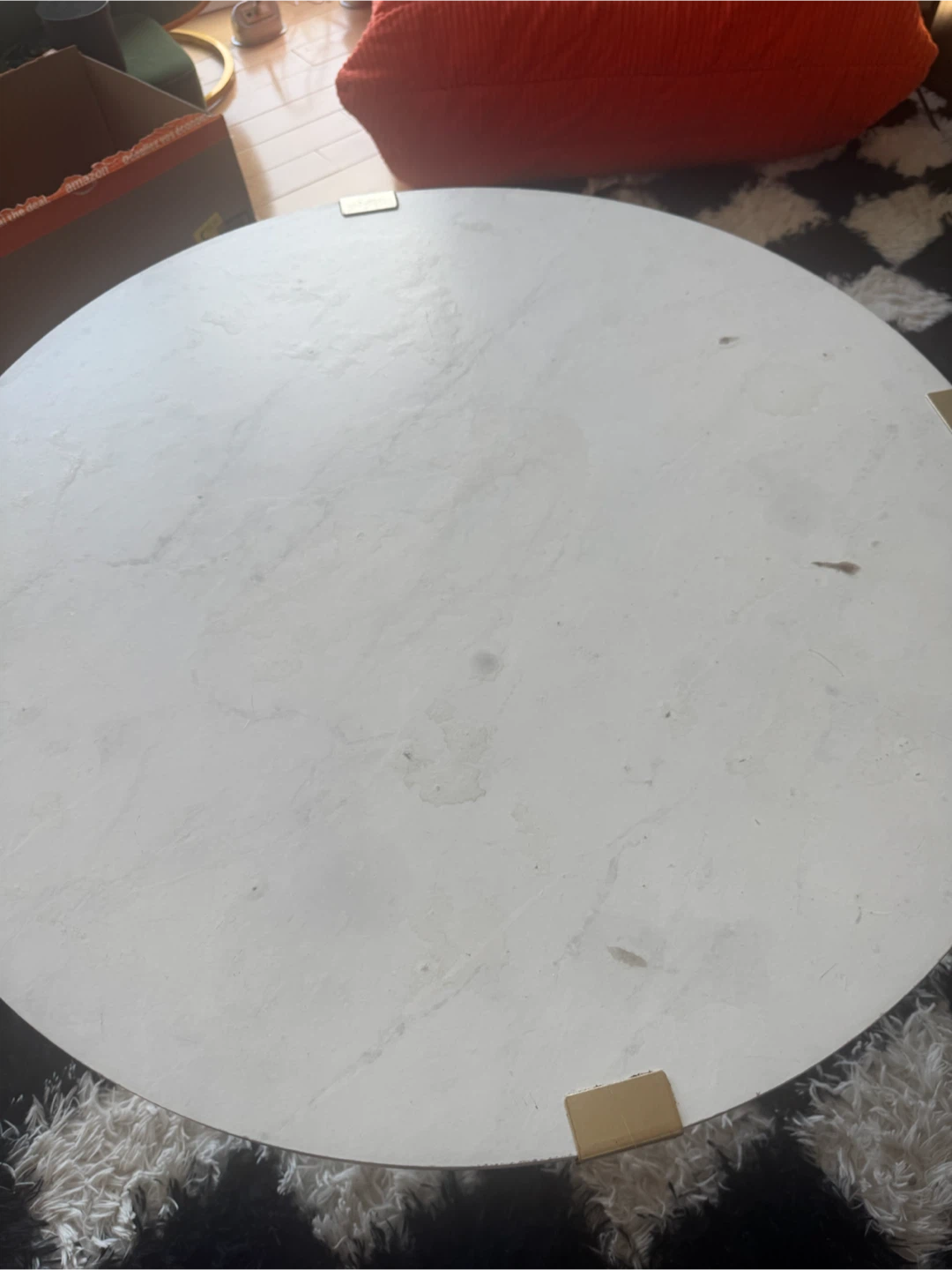 Round coffee table with gold legs MINOR DEFECTS - photo 3