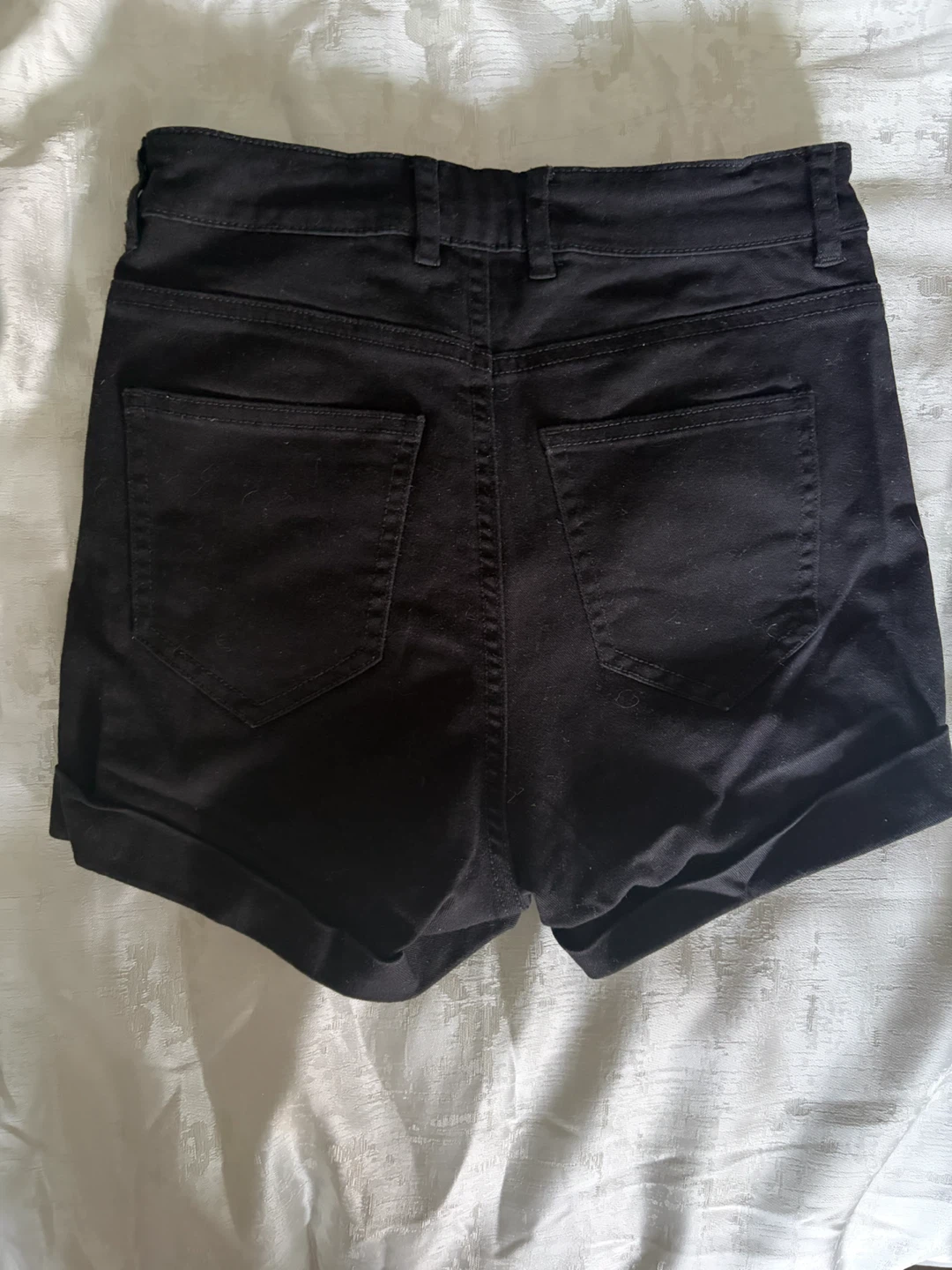 H&M Black Denim Shorts Size 4 - photo 2