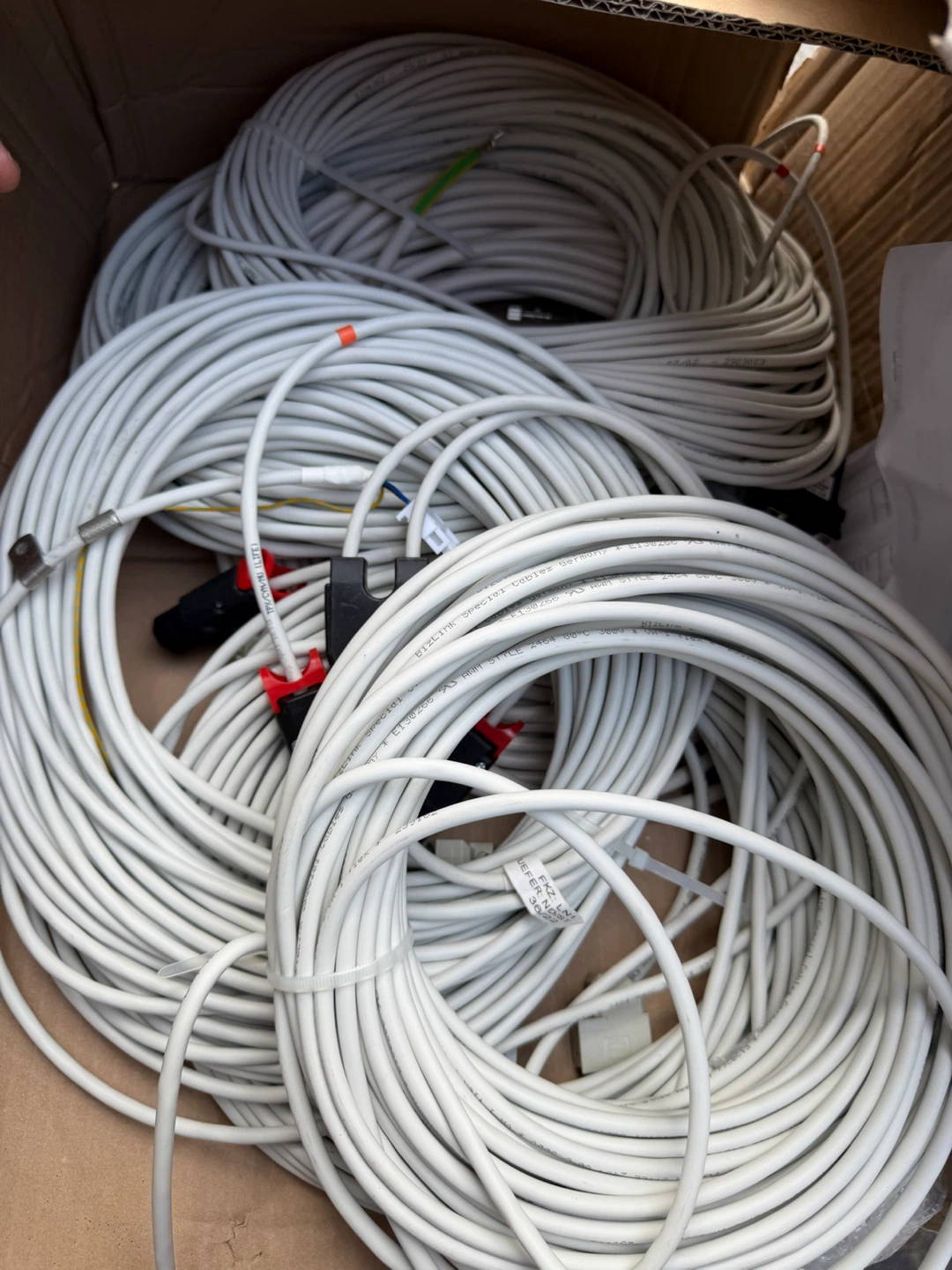 BizLink Special Cables Germany Bulk Cable Lot - photo 3