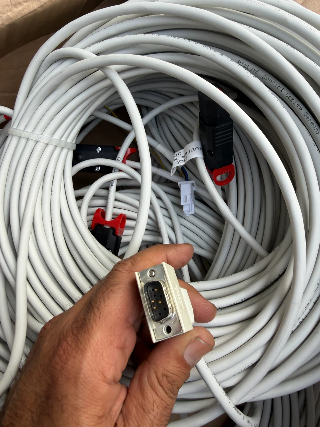 BizLink Special Cables Germany Bulk Cable Lot - photo 4