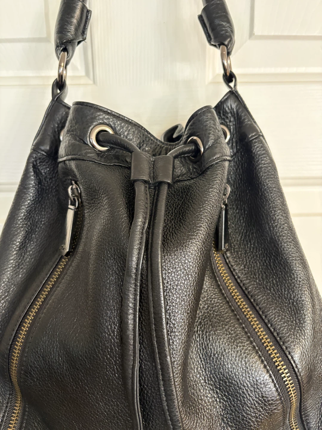 Kenneth Cole New York “No Slouch” Leather Bucket Bag - photo 2