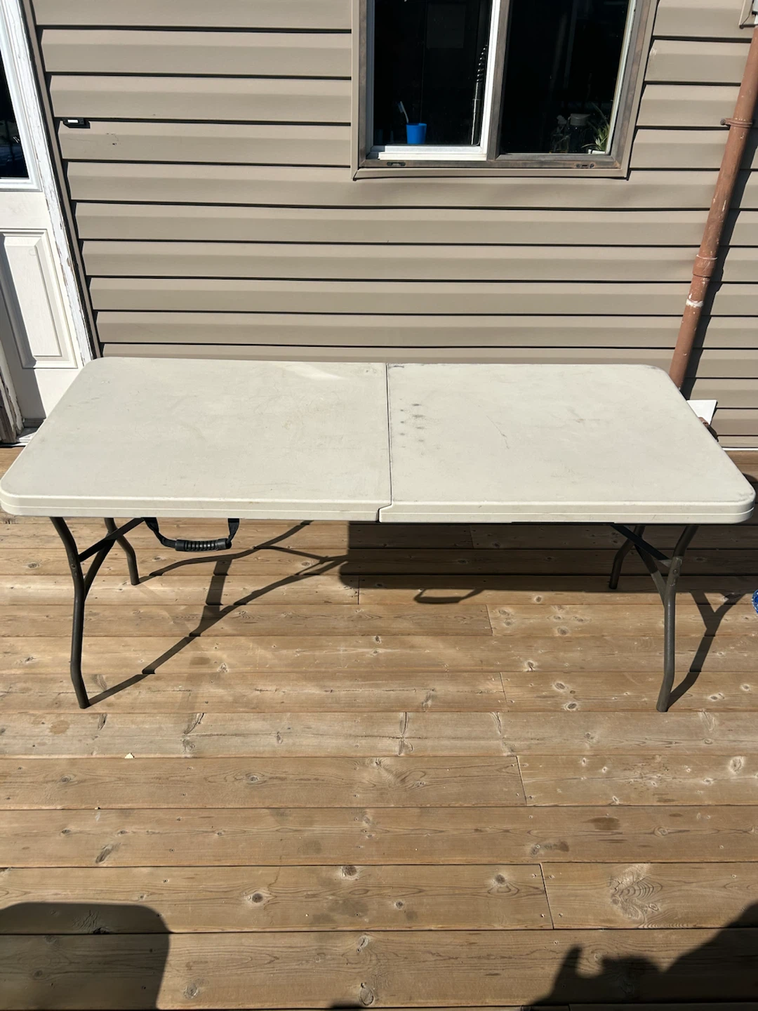 6-Foot Folding table